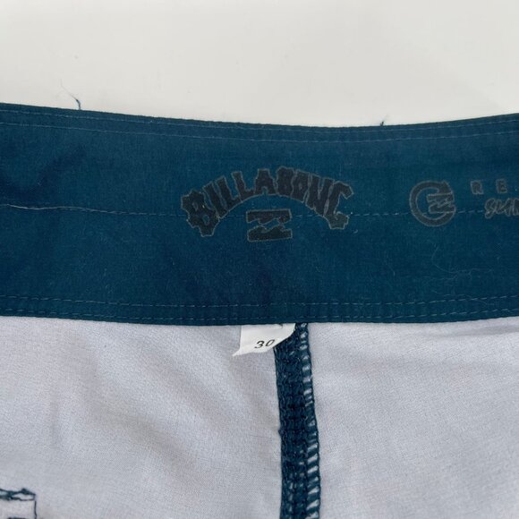 Billabong Purple and Green Tropical Hybrid Shorts | Men’s Size 30 - Picture 5 of 5